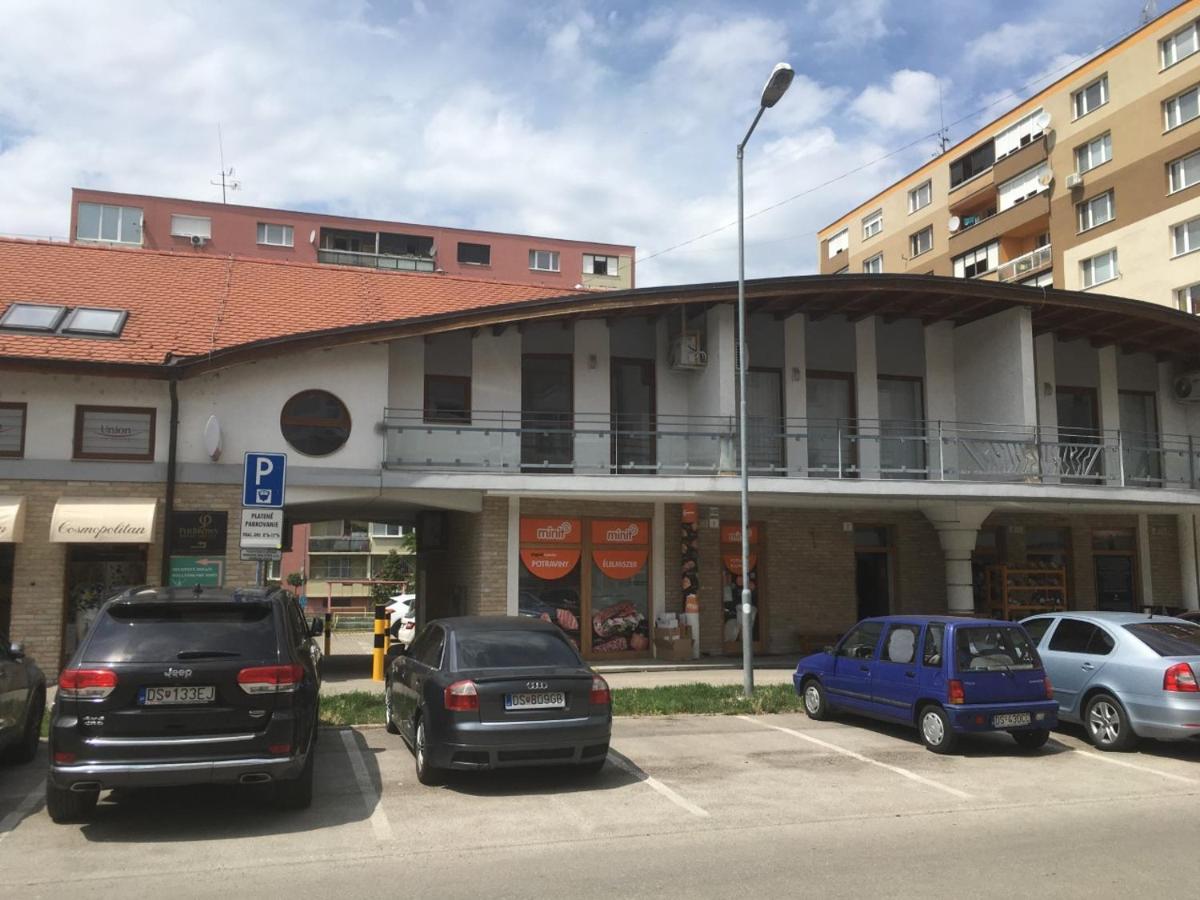 Konde Apartments B Дунайска-Стреда Экстерьер фото