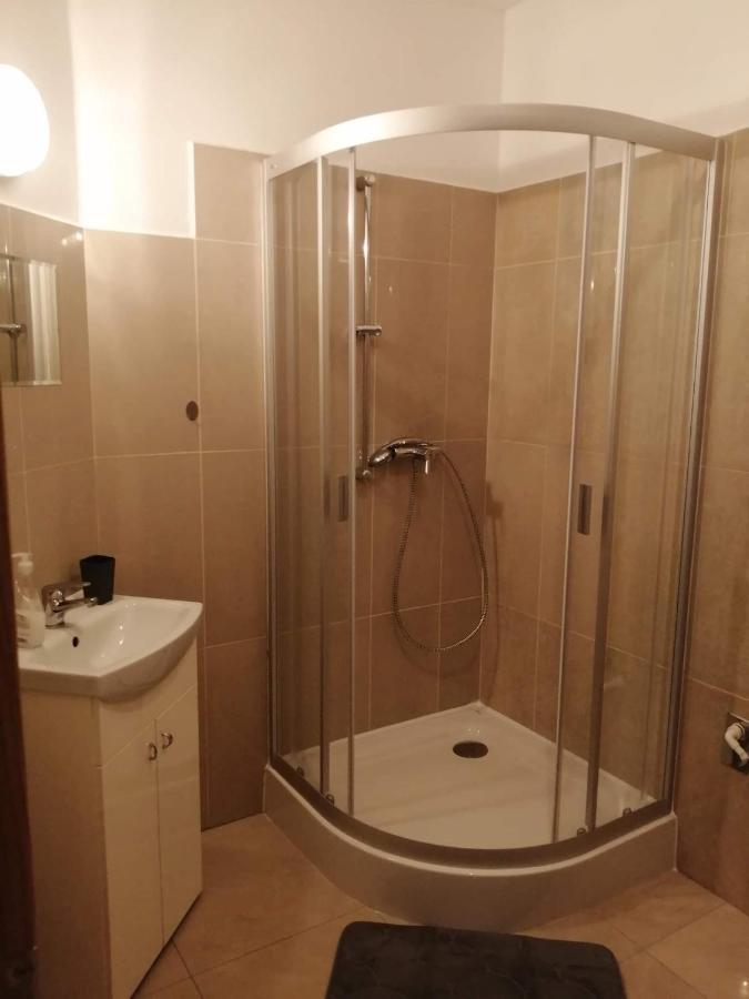 Konde Apartments B Дунайска-Стреда Экстерьер фото