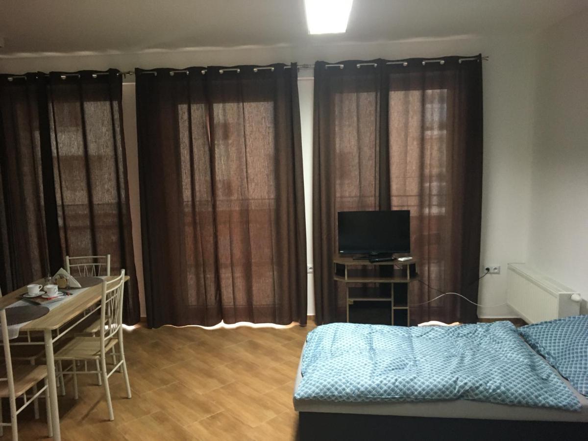Konde Apartments B Дунайска-Стреда Экстерьер фото