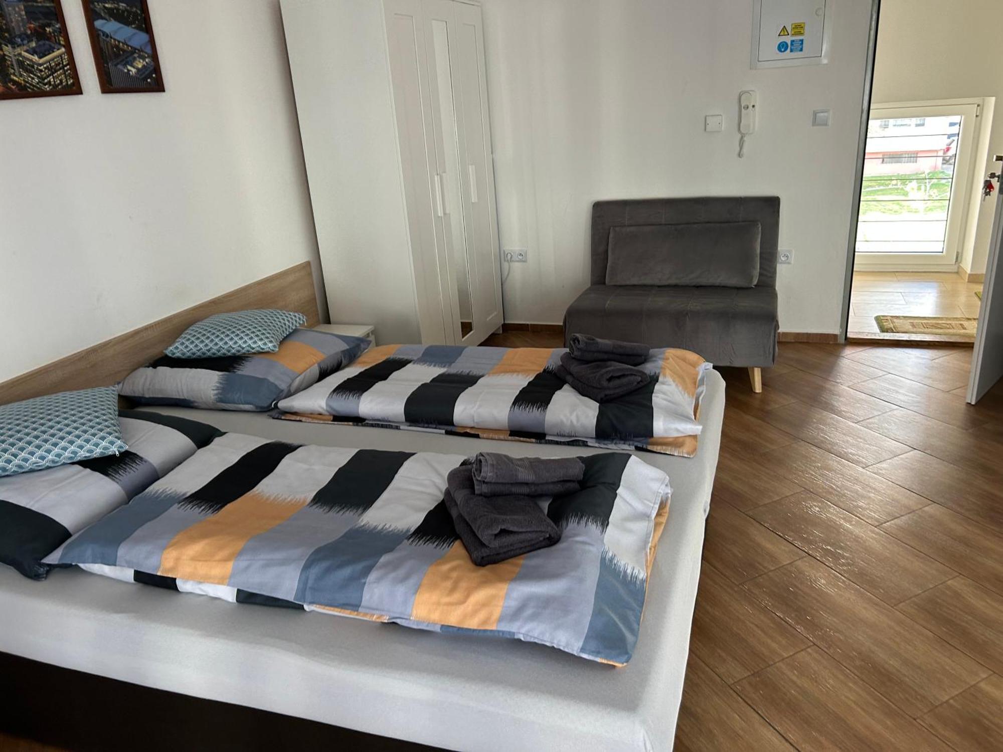 Konde Apartments B Дунайска-Стреда Экстерьер фото