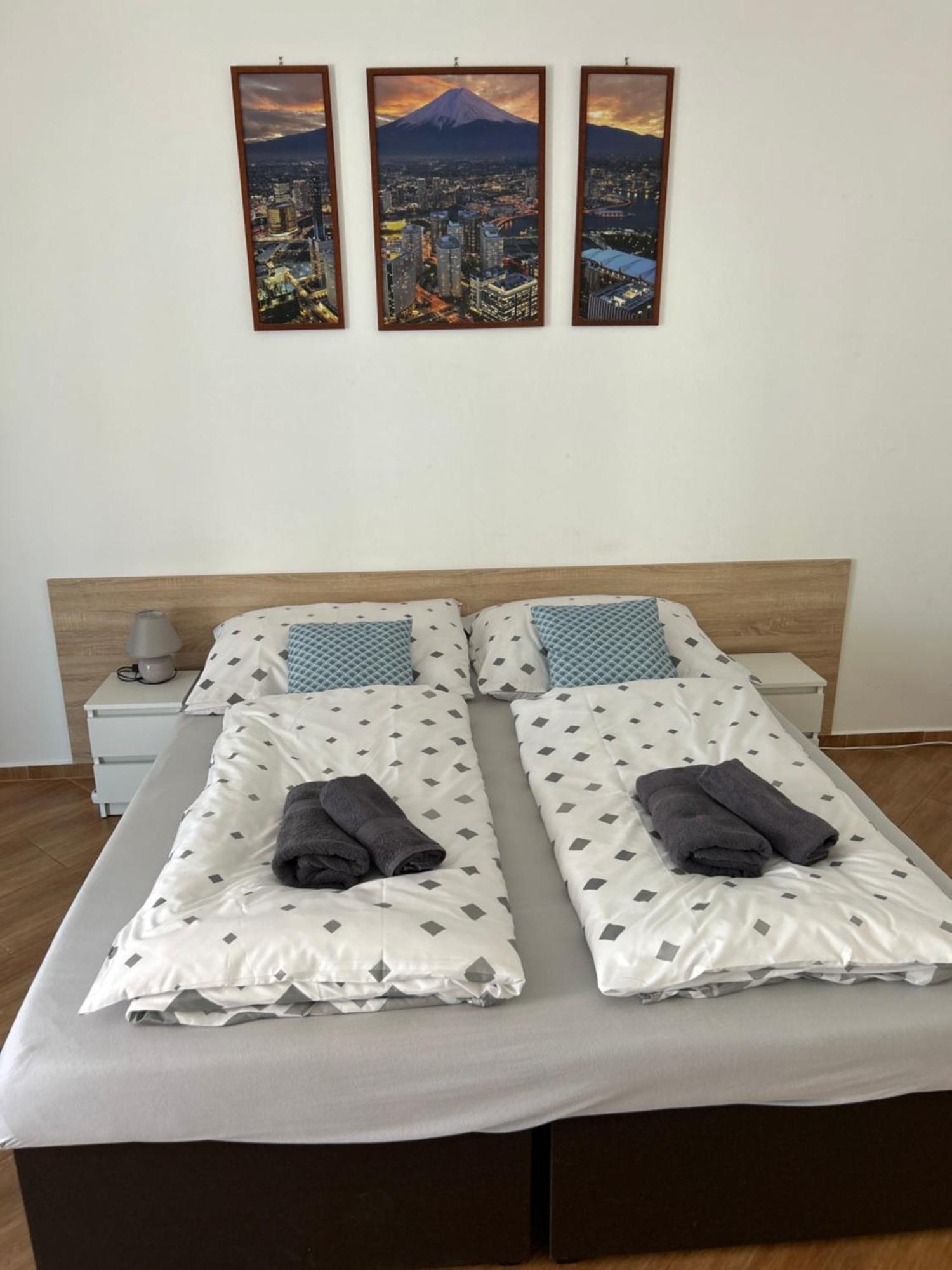 Konde Apartments B Дунайска-Стреда Экстерьер фото