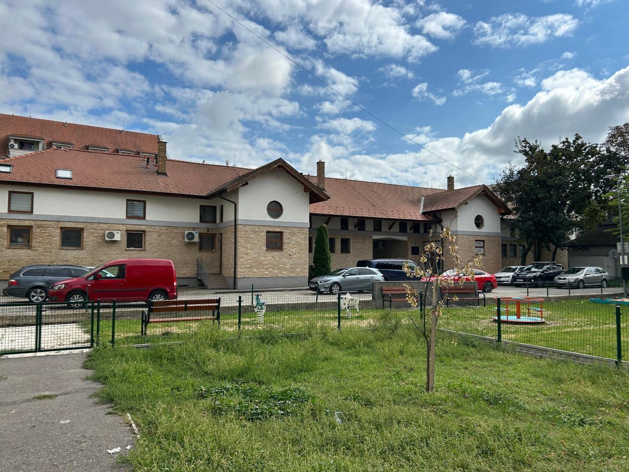 Konde Apartments B Дунайска-Стреда Экстерьер фото